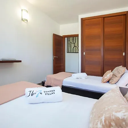 Near Sleeps 10 Villa San Antonio