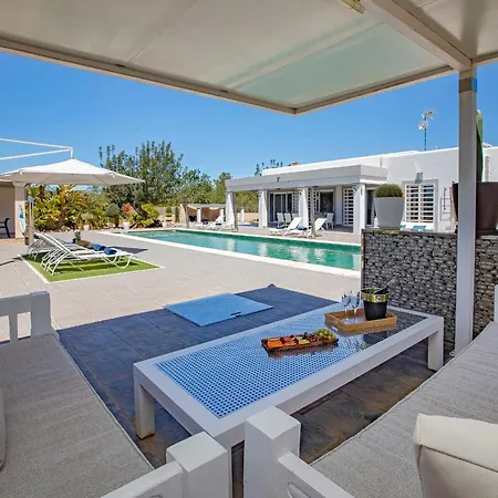 Near Sleeps 10 Villa San Antonio
