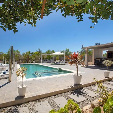 Near Sleeps 10 San Antonio
