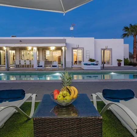 Near Sleeps 10 Villa