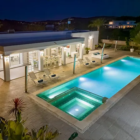 Villa Near Sleeps 10 San Antonio